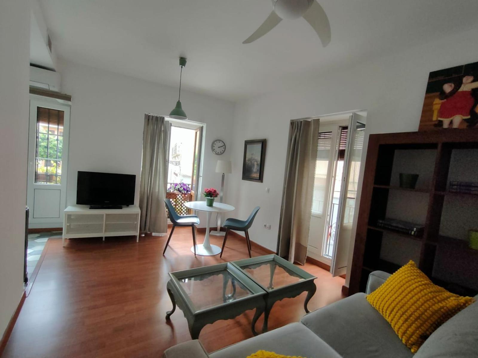 Alameda 1 Apartment