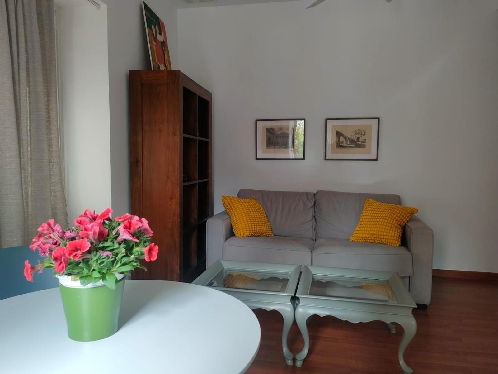 Alameda 1 Apartment